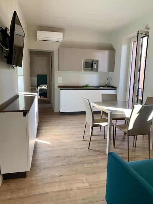 Alex Charme Central Apartments - Corso Umberto Таормина Екстериор снимка