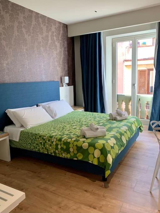 Alex Charme Central Apartments - Corso Umberto Таормина Екстериор снимка